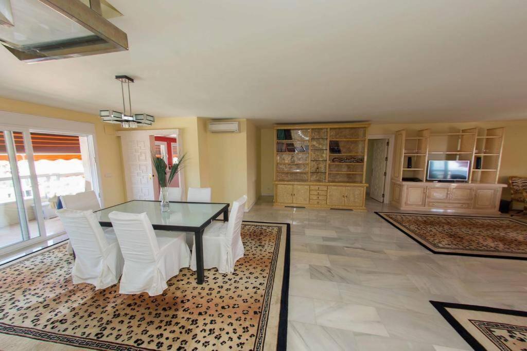 Penthouse With Private Pool, Hot Tub Jacuzzi With Sea Views And Chill-Out Zone, Close To The Sea Marbella Exterior foto